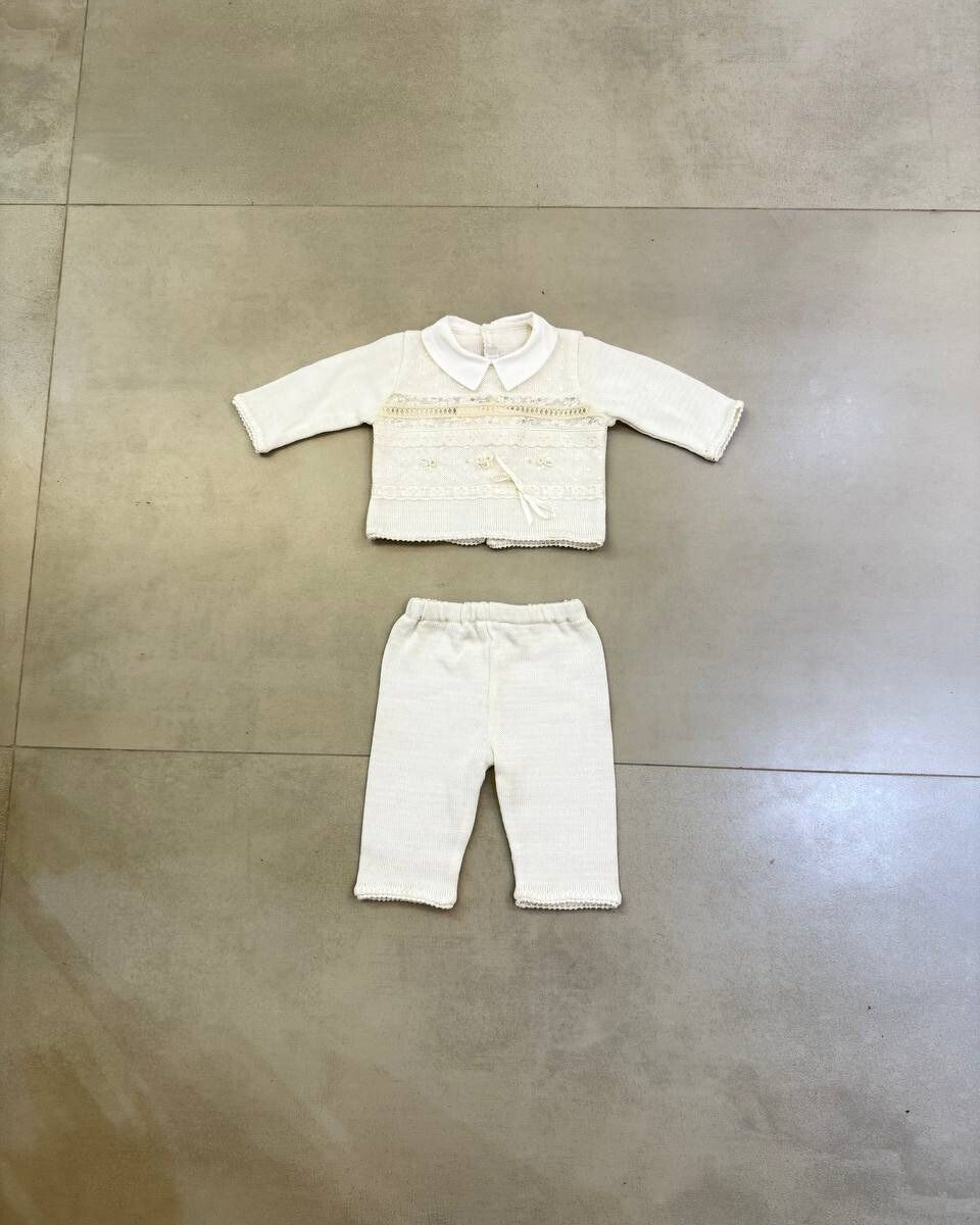 Ladia Milk Flowers Suit